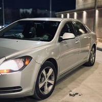 ورحمه الله وبركاته ماليبو 2011 معروفه مواصفاتها  داخل اسود  كشن السايق...