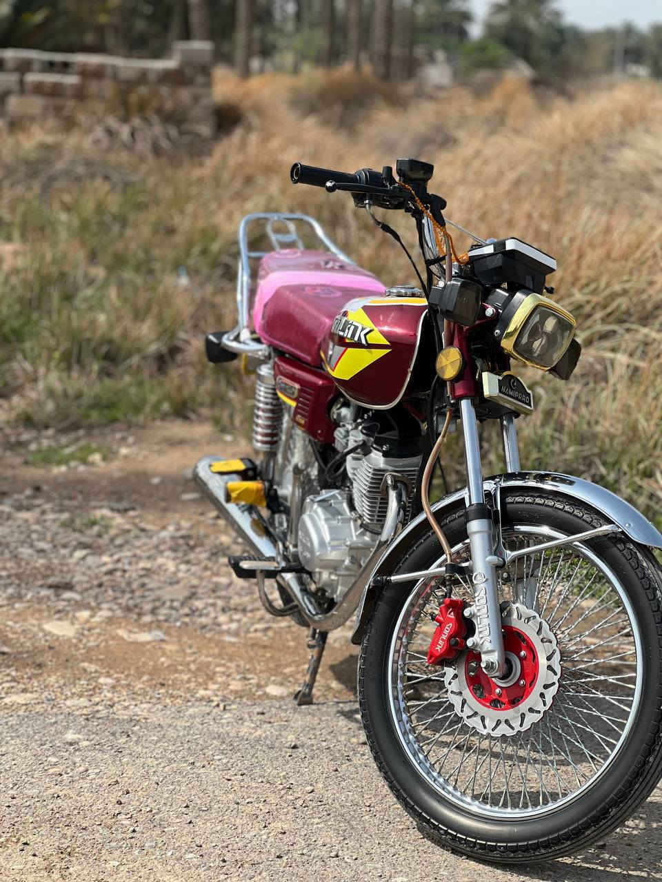 السلام عليكم دراجه تايكر موديل 24 اوراق كامله محرك سبانه مامدود عليه كهربائيات كله شغاله دراجه بعده ع وضع الشركه احله من الصور دراجه كفاله من التاير لتاير دشبول شغال اي نقص مابيه الشراي يتفضل خاص او اتصال ع الرقم *********** اي استفسار ع الرقم
