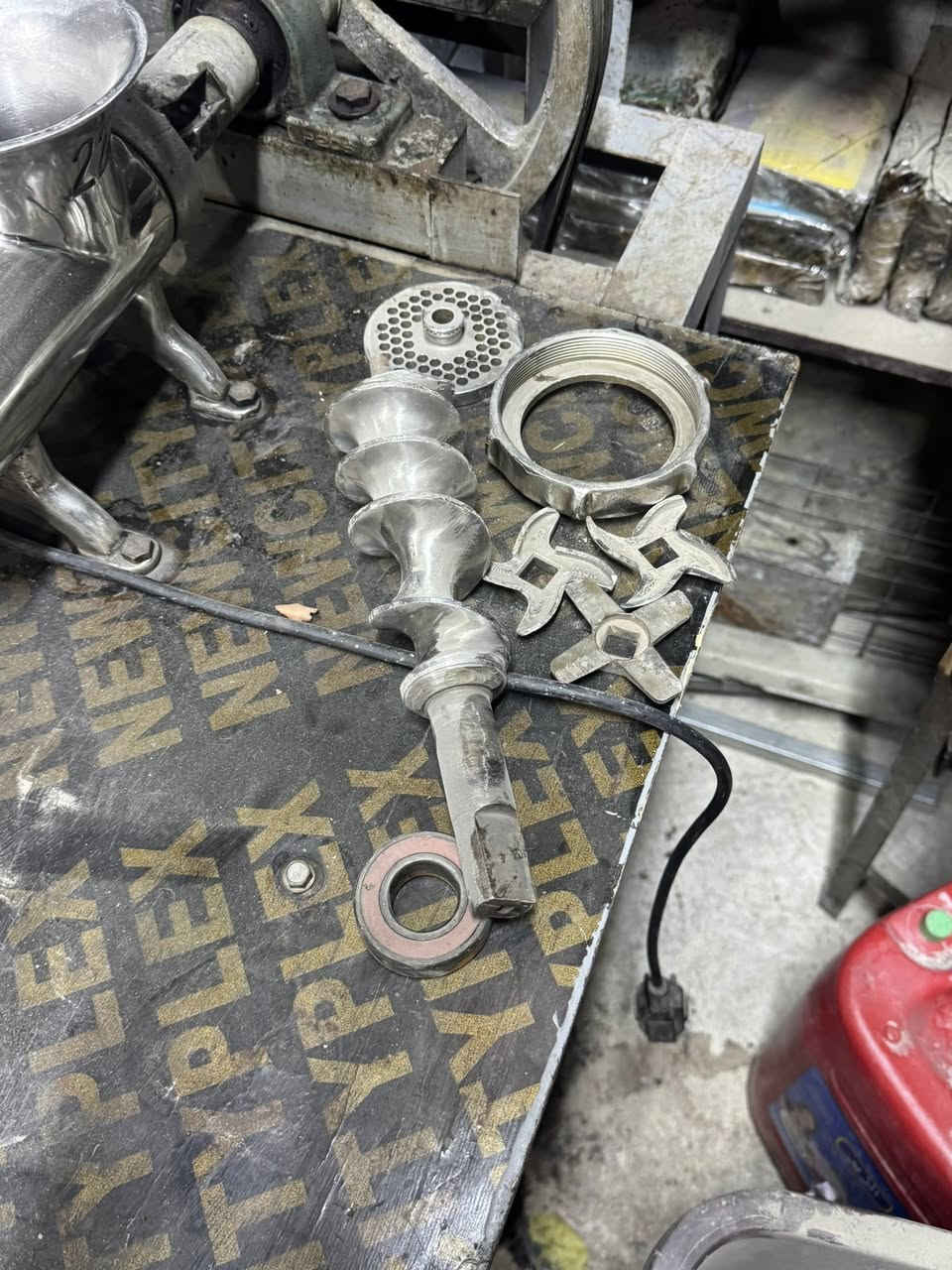 السلام عليكم مجمده كشر نضيف ساحبه مشتغله اسبوع تيربو ثرامه لحم مبرده  بغداد الكفاح
‭٠٧٧١ ٣٢٠ ٦٤٠٦‬
