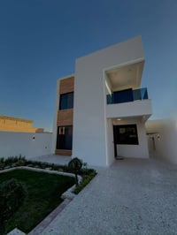 بالمربع الذهبي • بيت • ٢٥٠م