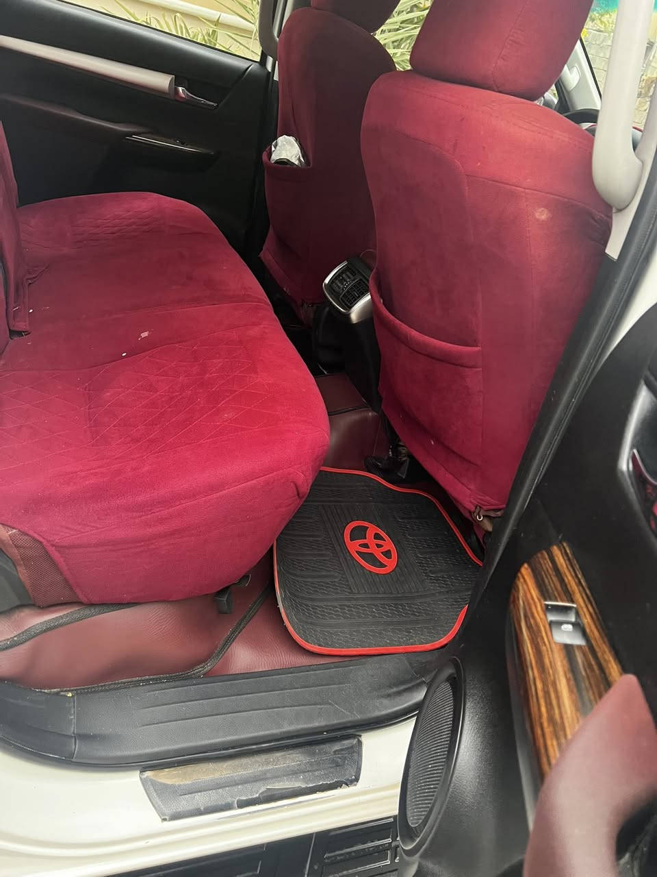 سلام عليكم
للبيع تويوتا هايلوكس 
2016 
وارد كويتي الساير 

ماشية فقط 155  الف  
رقم  بغداد باسمي 
السيارة بعدها ع وضع الشركة.
مكفولة كفالة عامة  
عدا شخط بالجامغ الخلفي وبين 
ورصتعيت جاملف أمامي ومعدلات 
ابيضّ صدفي
تبريد قطعتين 
تحكم ستيرن
إشارات بالمرايا 

مكان السياره  بغداد - الزعفرانية
 السعر 258   
وبيها مجال ان شاءالله ☎️  ***********
