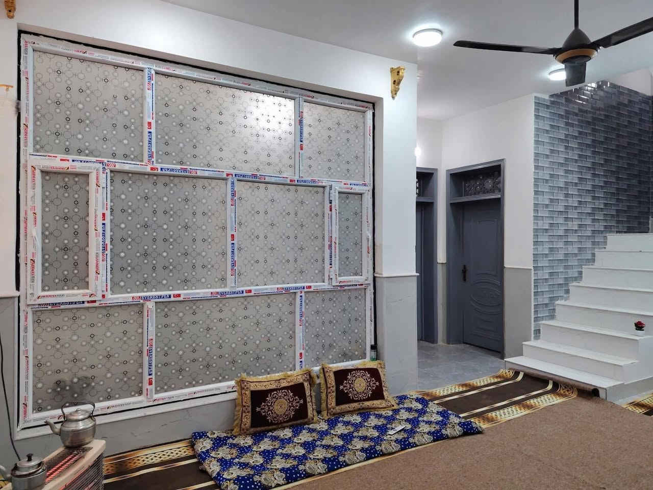 دار مقابل ملحق قرية الغدير الاوله السكني 
في محافظة النجف الأشرف 🏘️
في العراق 🇮🇶

مساحة 200متر طابقين
البيت متكون من 5غرف نوم وصاله 2وستقبال ومطبخ وصيحات خارجيه وداخليه
 
موقع مميز وشغل حديث تصاميم حديثه

للسعر  145 معه المجال
 

تواصل مع المكتب اتصل وتدلل
***********

موقعنا 📍مجاور قريه الغدير عمود 303 #مكتب_الزهور
يوجد لدينا مساحات مختلفه واسعار مختلفه اتصل ❤️❤️
