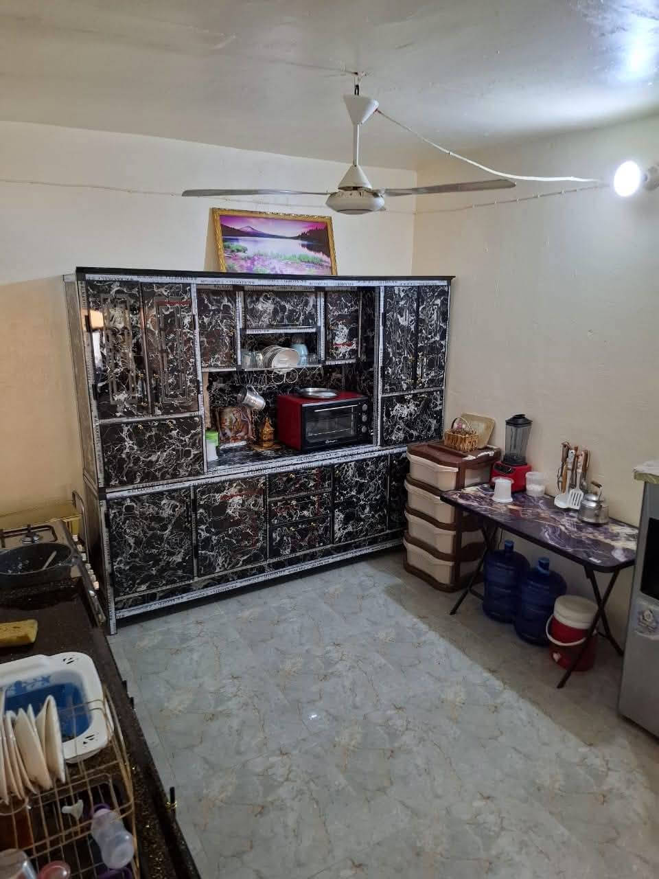 دار للبيع زراعي مقابل عمارة فلاح
#بداية شارع المطار خلف التجاري 
#المساحة 250 متر عگادة 
ترميم جديد 
#يحتوي على : 
غرفتين نوم +استقبال+مطبخ+ صالة+مجمع صحيات داخلي وخارجي 
للإستفسار عن السعر وباقي التفاصيل 
التواصل مع مكتب 
#قمة_الأرض_للعقار_والمقاولات_المحدودة 
***********
***********
