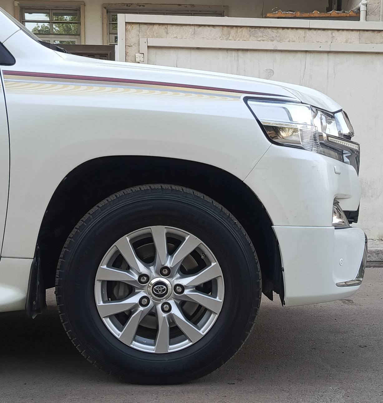 السلام عليكم
لاندكروز 2017 ابريم اصل رقم بغداد مشروع وطني ابسمي محرك 6 سلندر 

مواصفاتهه . الابريم تجي فوول 1/1

السياره كفاله عامه فقط مكان واحد Pdr

السعر 490

مكانهه بغداد
***********
