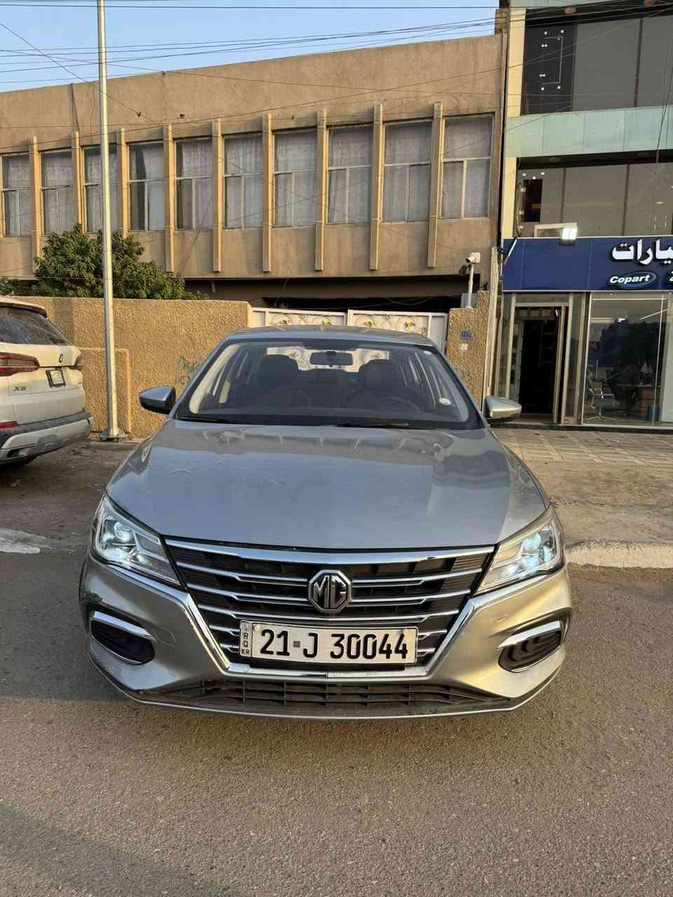 MG 5 2022 com فئة النص فول
📌 اللون: سلفر
📌 المدينة: سليمانية
📌 رقم تسجيل: شمالي سليمانية تحويل مباشر
📌 نوع الوقود: بنزين
📌 ناقل الحركة: أوتوماتيك CVT
📌 عداد / حالة: 47 الف كيلو متر للسيارة (بحاله ممتازة  جيدة) 
📌 : حساسات + كاميرا
السيارة كلين ما بيها حادث فقط الدعامية والدواسة مال باب الخلفي موضحات بالصور ثنينهن
السعر ٩٥ ورقة
للتواصل ***********
