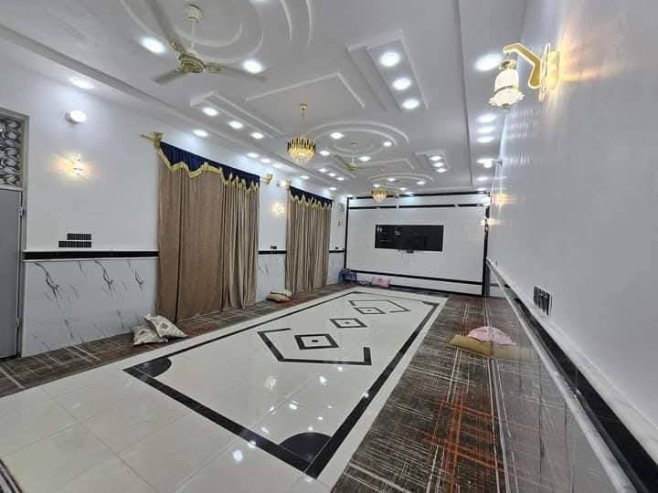 السلام عليكم ورحمة الله وبركاته 
اخوان بيت للبيع 
المساحه 450 متر 
يحتوي على استقبال 10×5
وصاله 10*5
وغرف عدد3 مساحه5ونص*4
ومطبخ5*4
وصحيات داخليه  وخارجيه 
بناء حديث كما موضح بالصور في ماشوشه حي الزهراءقرب مدرسه امام الموحدين الجديدة 
للاستفسار: الاتصال على الارقام التاليه ✨👍
 0772351158

***********
