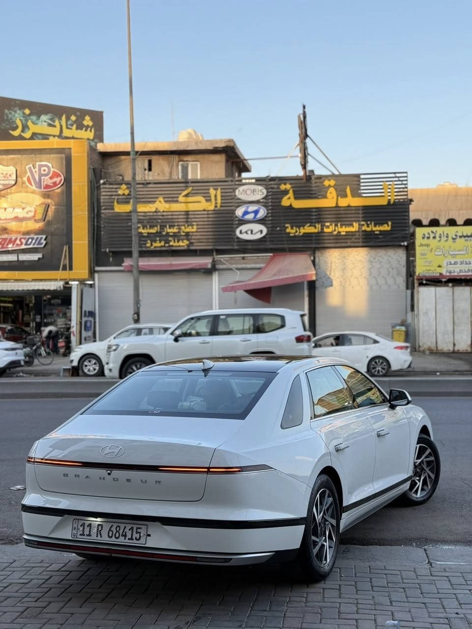 كراند ازيره 2025
وارد كوري ماشيه 4000km
فول مواصفات عدا فتحه 
مغلفه ppf ب 3000$
سياره بدون حادث بيها صبغ جاملغ و باب بدون فتح او تبديل 
للبيع او مراوس بجيتور t1 او t2
***********
مكاني المنصور
