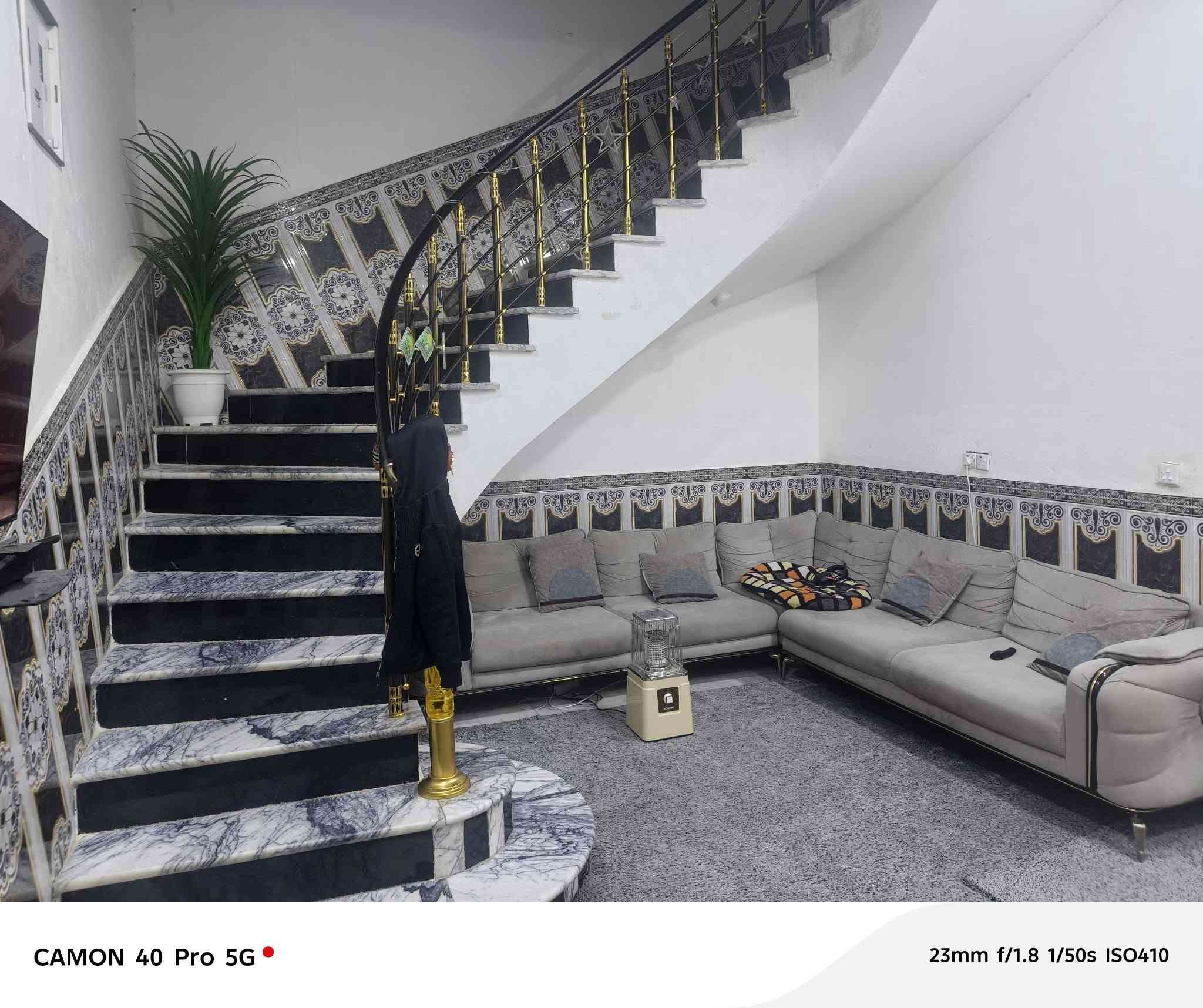 بيت طابو صرف مساحة ١٥٠ بناء طابوك سقف كونكريت غرف ١ صاله مطبخ ديوانية طارمه صحيات حديقة خدمات ماء كهرباء شارع مجاري ناحية فضليه شارع محطه قرب مجمع لمصطفى سعر ٧٥ وبي مجال قليل اتصال عله رقم*********** وتصال  عله واتساب
