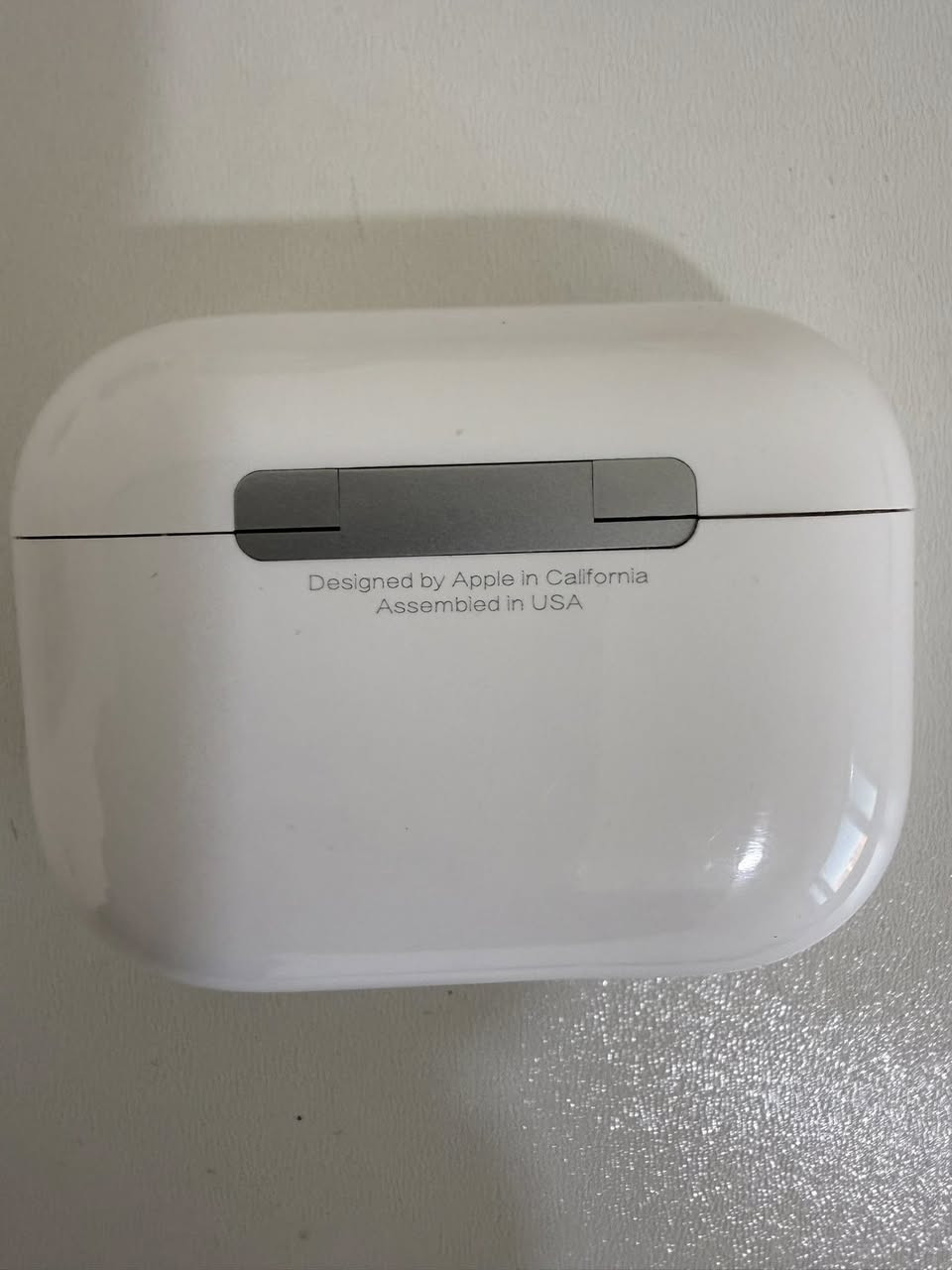 السلام عليكم
سماعه ايربودز برو 3 اخر اصدار نزل من الايربودز اصليه ابل اخت الجديده استعمال جداً قليل بيها مميزات قياس نبضات القلب والترجمه المباشره وحمايه السمع والصوت المكاني والمحيطي واربع انظمه للسمع عزل ضوضاء وشفافيه ومتكيفيه وإيقاف وتحديد الموقع تكدر تحددها في تطبيق الموقع والرد على المكالمات وكل الموصفات موجوده بالصور ضمانها ينتهي بشهر 9 ب 2026 ويجي وياها كيبل الشحن والحافظه جلد زيتوني السماعه اصليه وما بيها اي عطل  بس الكارتونه ما اعرف وينها ضايعه ابيعها بدون كارتونه 
السعر 275 الف وبيها مجال بسيط 
مكاني بغداد المنصور 
للتواصل ***********
