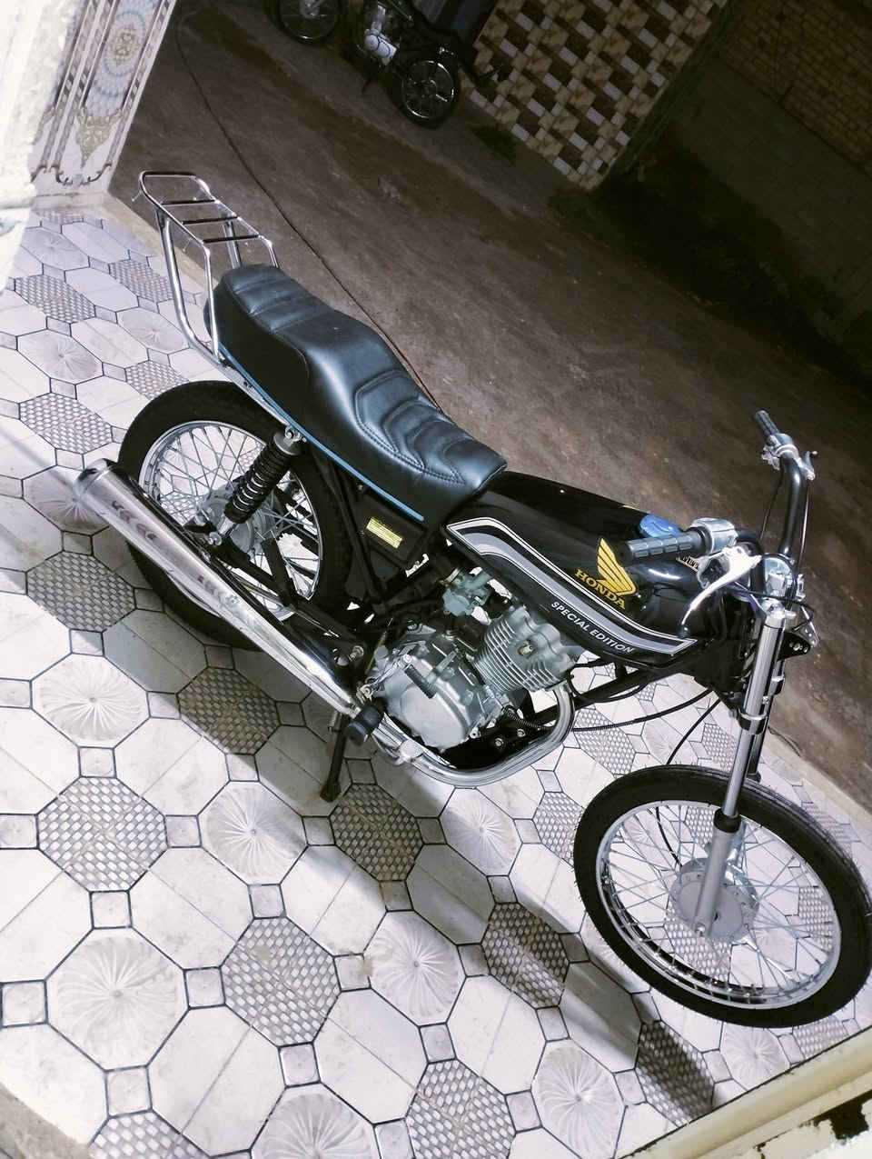 دراجه للبيع تعمير اقل الشهر بعدهي ع سحگ شاصي 26سكنر سعر 750
مكان رفاعي الشراي يتصل ***********
