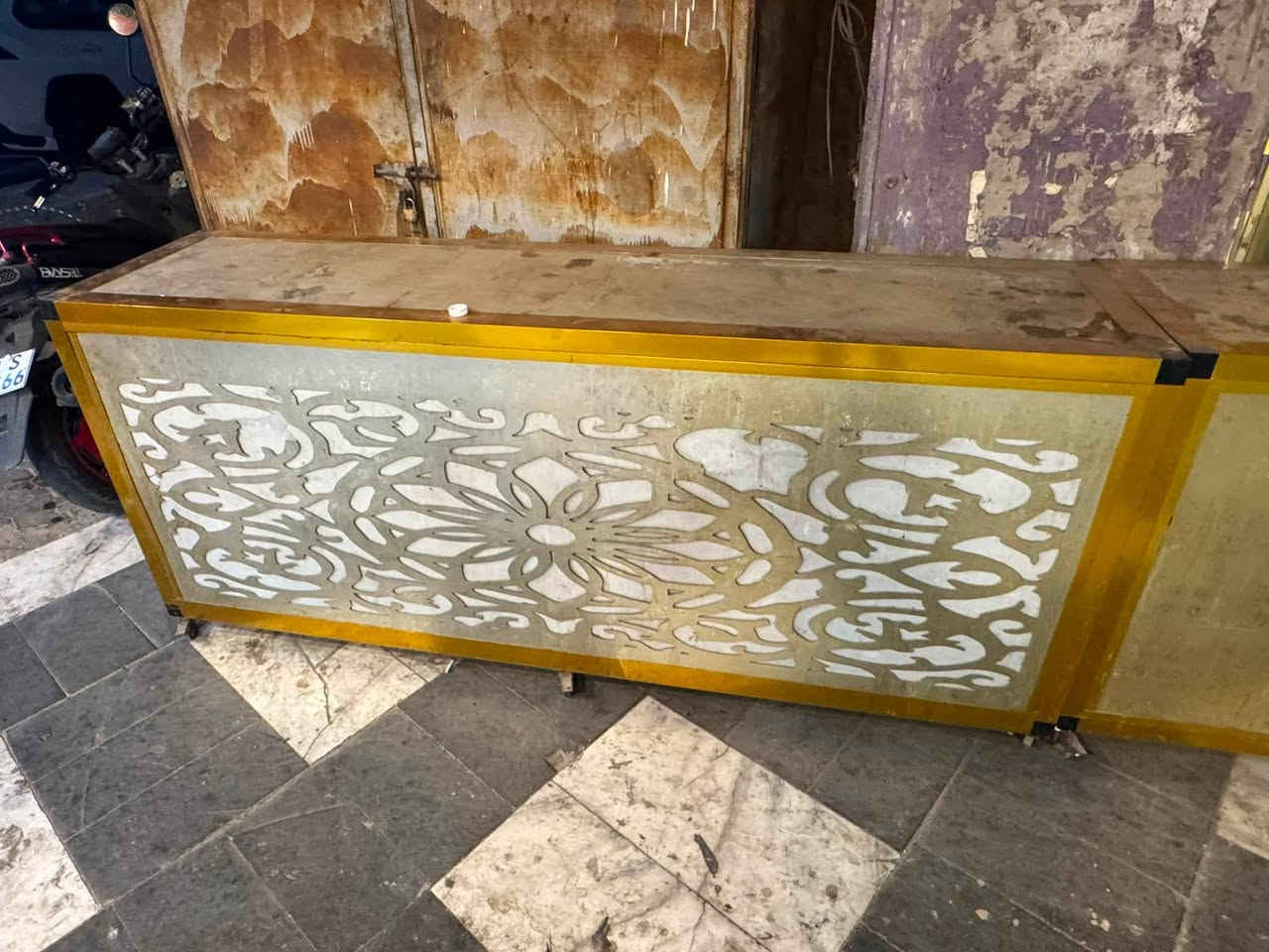 سلام عليكم
عندي ديكور مال كرزات للبيع رايدهن كلهن ب 400 الف وبيهن مجال مكاني بغداد الكرادة
وتوصيل ما عندي
*********** هذا الرقم للتواصل
