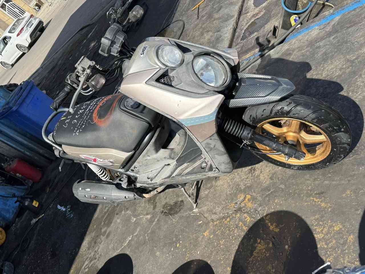 سكنس جبلي فول 2014 دراجة مال رمبة قبل شهرين ماخذها دراجة قوية وحلوه وناعمه رايده ب1500 واني مشتريه ب1650 من المعرض ابيع او مراوس بدراجة ناشفة حسب الرغبة هذا رقمي ***********
