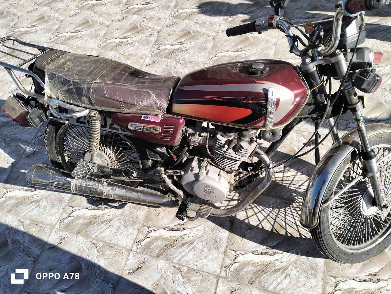 السلام عليكم دراجه تايكر للبيع  
يرادلها ترتيب فقط لا اكثر ولا اقل 
مكاني الايسر  حي البكر  
 مابيها منفيس مكفووله من سرقه 
سعرها325
***********
