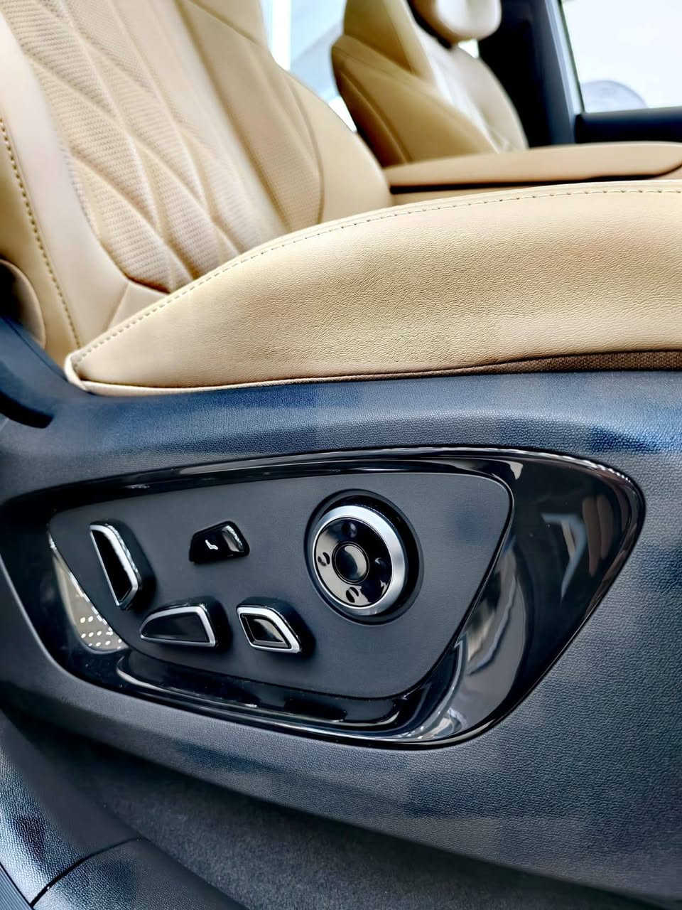 CHANGAN..
CS.. 75.. PLUS.. 2026
شركة البخيت الوكيل الحصري لسيارات شانجان في العراق
من صالة مبيعات شانجان الموصل


**إذا كنت صاحب هذا الإعلان وتريد حذفه لأي سبب، رجاءا أرسل رسالة إلى الدعم الفني**