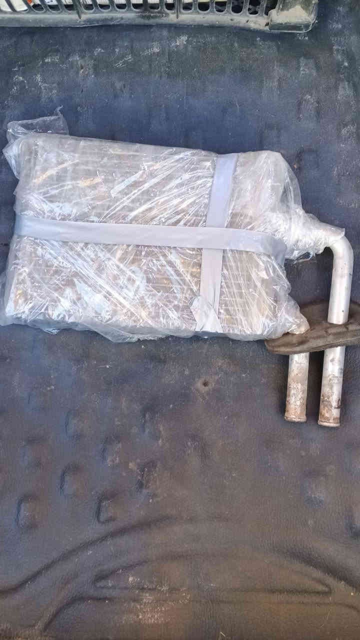 السلام عليكم ورحمه الله وبركاته 
راديتر تدفئه لانسر بومه نضيف بشكل عالضمان
مكاني الخالص سراجق ***********
