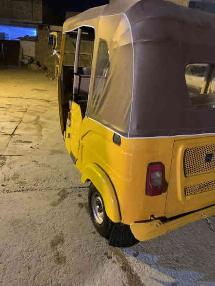 سلام عليكم تكتك للبيع 22رقم موسنويه واسط نكليزي دراجه خير من الله ما ناقصهه ربع بيه بس ضربه بتكمه ومعمره كهربايات كله شقاله مكينه مكفوله من تنقيص وتبخير دراجه خير من الله سعرهه 7و400وبيه مجال مكاني قضاء الحي للستفسار ***********
