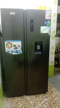 هيه ثلاجه هيه مجمده بس يردهة تنضيف حساس تخبل ونضيفه سعرهة 250 الف 0778...