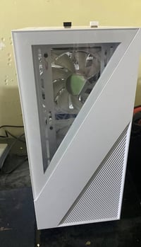 عندي PC Gaming نظيف جداً استخدام أقل من ٤ أشهر 📌 ما مفتوح أبداً ولا بي...