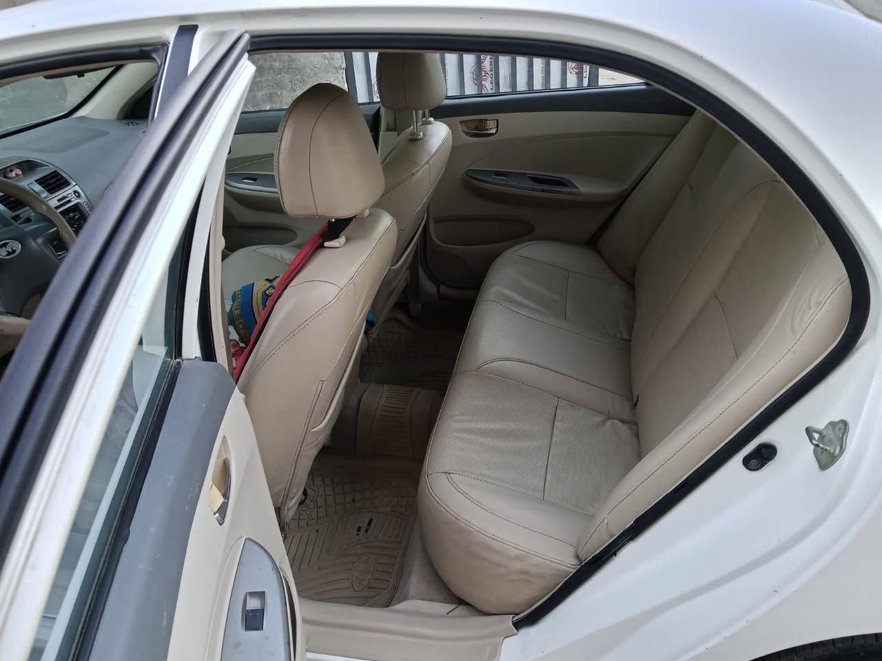 السلام عليكم ورحمة الله وبركاته
عندي سيارة صالون byd f3 2014 نظيفه كير ومحرك خير من الله رقمه سليمانية سنوية 2031 مابيه نواقص شغل وتطلع سعر 53 وبيه مجال رقم *********** بغداد سويب
