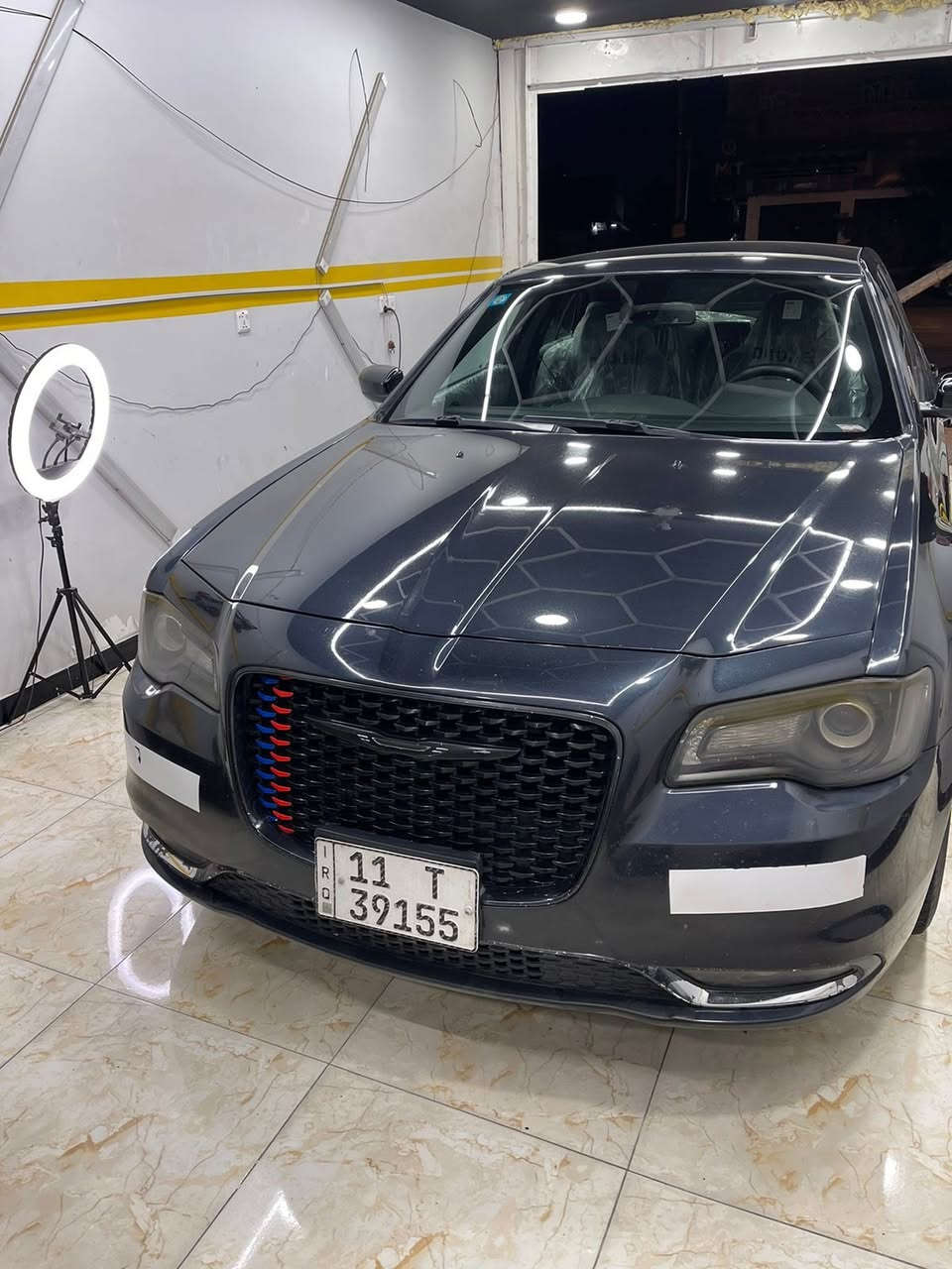 كرايسلر (اوباما) رقم بغدادالجديد
الموديل 2019اصل🪬

                

المسافة المقطوعة٩٠ميل   فقط 
اللون اسود غير محدد
حجم المحرك 3600

السيارة -  حادثها بارد بل جملغات الخلفيه 

مواصفات السيارة
•  حساسات امامية . 
•  مصابيح امامية زنون مع  بلوجكترLED . 
•  ويل قياس 18 أنج . 
•  حساسات خلفية .  . 
•  شاشه كبيرة مع نظام ملاحة نفكيشن GPS .
•  سستم صوت كامل مع دمام خلفي 
•  كراسي جلد طبيعي شعار S
•  مقاعد أمامية كهربائية عدد 2 .  . 
•  مقاعد أمامية تبريد وتدفئة . 
•  تشغيل عن بعد .  . 
•  تدفئة ستيرن . 
•  محدد سرعة .  . 
•  كاميرا خلفية دوارة.  
•  دخول ذكي (بصمة) 245 وبيها مجال
رقم *********** بغداد الطالبيه
مكلف ب النشر
