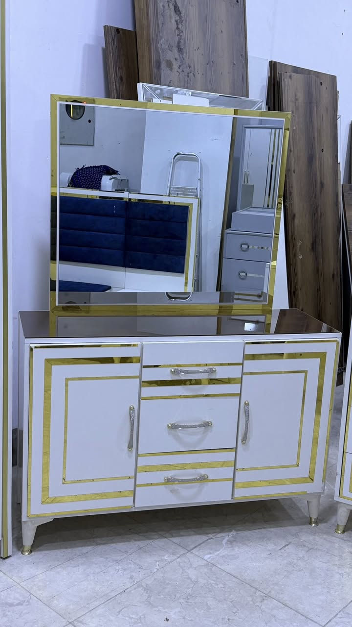 غرفه نوم كلاسك 9 قطع نطافه اخو الجديد السعر 675 الف قفل مع شد ونقل كامل *********** // ***********
