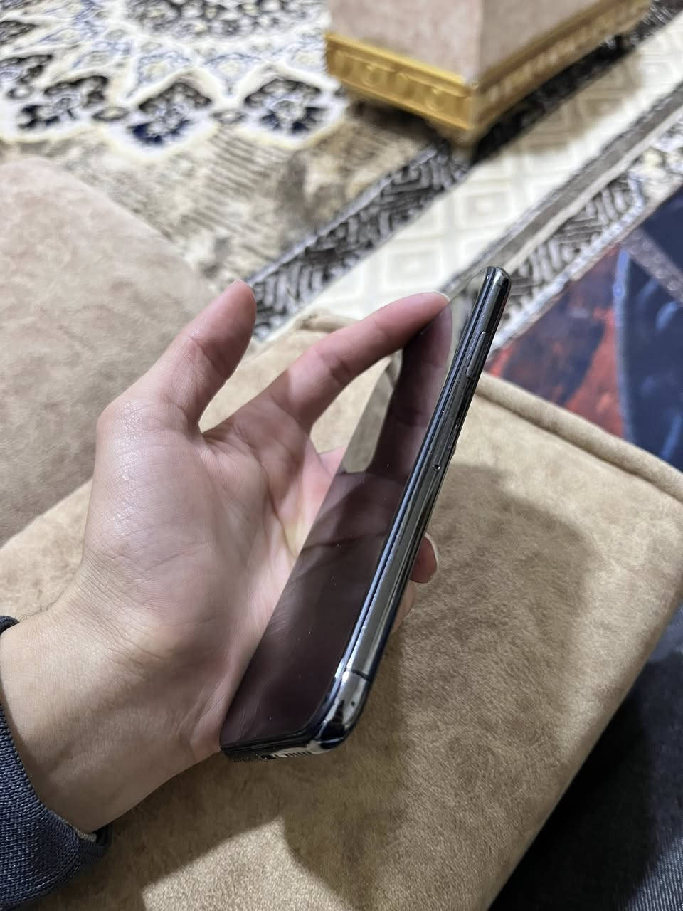 السلام عليكم ايفون اكس إس اسود مبدل شاشه وضهر مفطور بطاريه بل حاسبه 81 وبل جهاز مرفوعه 100 جهاز كلش حلوه واستخدام شخصي ببجي 60فريم السعر 175بي مجال 
رقم الهاتف *********** 
مكان حصيبه الشرقيه
