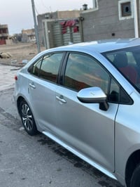 كورلا رصاصي هايبرد 2021 حادثهة فقط بنيد ماشية 102 الف ميل السعر 132 بق...