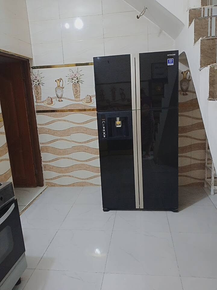 ثلاجه هيتاشي باب اول محوره فريز مو بخاخ تجميد فول على الفحص سعر ٥٥٠ 
للاتصال ***********
ملاحظه المسنجر متعطل عندي
