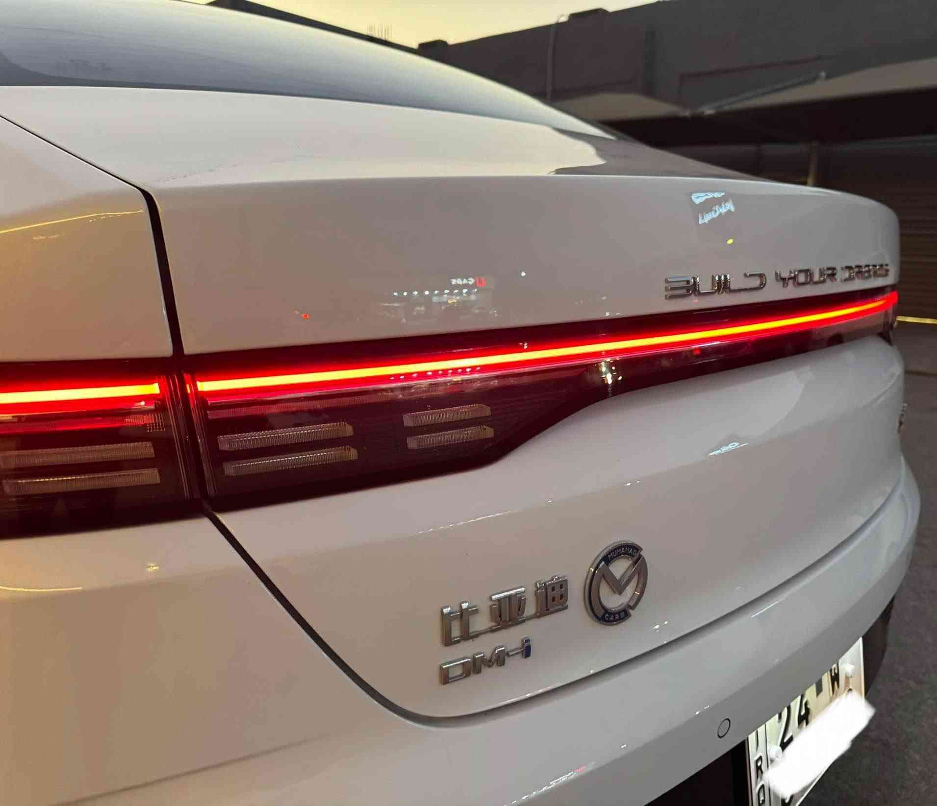 ***********
byd 2025 ديستروي
ماشيه فقط 15 الف كيلومه تر
رقم دهوك تحويل وغرامات شرط
مكان سياره دهوك
سعر 135 ورقه فقط
تحويل بشرط
كوشن جلد و سبورت
شاشه كبير و دواره
هايبرد و بنزين و كهربايي
لايتات زينون
ويل كروم
بدون سبخ دهوك, العراق
