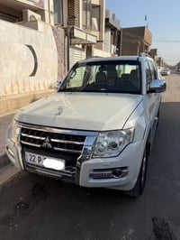 سياره باجيرو حبتور موديل2016 بيها جاملغ وبنيد صبغ بدون دواخل محرك وگير...