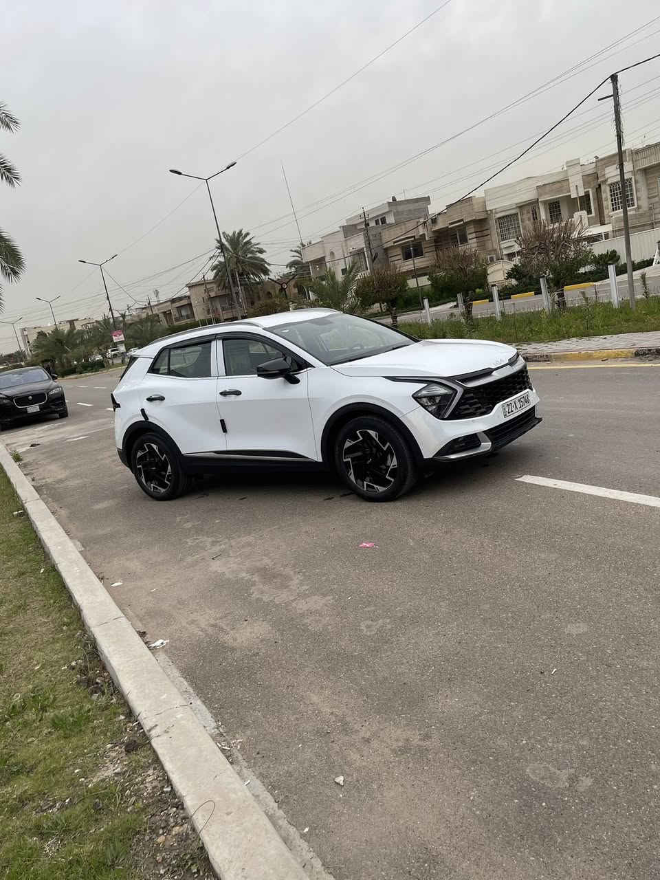 السلام عليكم
كيا سبورتج 
مديل ٢٠٢٥ ضمان شركة أكدال (٥ سنوات أو ١٠٠ ألف)
تبدل الدهن بالشركة
رقم أربيل باسمي 
هزة ل ٢٠٢٧
سيارة مكفولة كفالة عامة 
حتى سبير منازل 
السيارة بحالة الوكالة
والسونار جديد 
حتى الشباك مغلفة حتى  الحصو مياذي الراديتر

المواصفات/ 
بصمة أبواب وتشغيل 
تشغيل عن بعد
كروس سرعة
كراسي 2 كهرباء 
كشنات تدفئه 
ستيرن تدفىئه 
شحن واير لس 
مود درايف 
حساس امامي وخلفي 
ويل حجم 19 
لايتات LED 
شاشه كار بلي 
تحكم ستيرن 
مري شفط
اشاير مرئ
لد نهاري 
نظام ترحيب 
3انظمة قياده 
مانع تزحلق
مانع منحدرات 
هاند بريك دكمه
جنطة كهرباء
شفتات بالستيرن 
اوتو هولد
رادار جانبي 
داخل لونين
تبريد قطعتين

مكان السيارة بغداد
للاستفسار
***********
