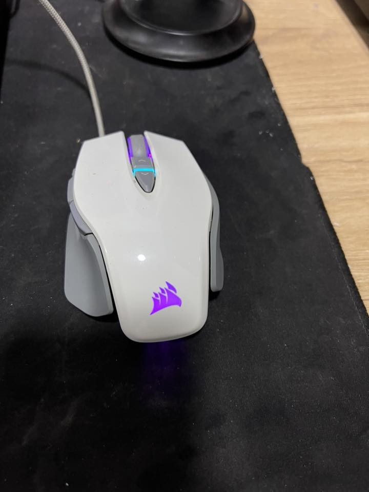 سلام عليكم تجميعه للبيع مواصفاته المعالج 9900 19 intel core
المذر بورد TUF 2390-PLUS GAMING 
الرامات 32 DDR4
سعة التخزين 2512 GB
كارت الشاشة NVIDIA GeForceRTX 2070 Super 
الشاشة 240 Alienware 25 Gaming Monitor AW2521HF 240HZ السعر مليون و ٣٠٠ بيها مجال بسيط مكاني نجف التجميعه مع الميز بس بدون كرسي الي يريد الكرسي سعره وحد موبايل *********** ايضا تفاصيل التجميعه بالصور موجوده
