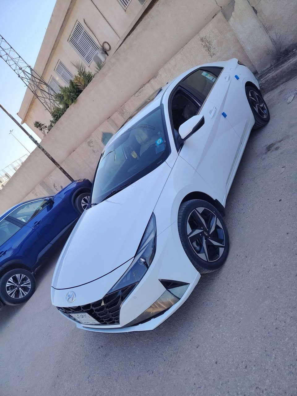 السلام عليكم للبيع النترا 22 وارد كوري الأصلي محرك 2000 ماشيه 100 الف  فول مواصفات 1/1 جاهزه تخم تاير جديد كله جديد سياره بيها بارد باب سائق فقط والباقي كفاله  رقم بغداد مكان سياره بابل اي استفسار اتصل على الرقم ***********
