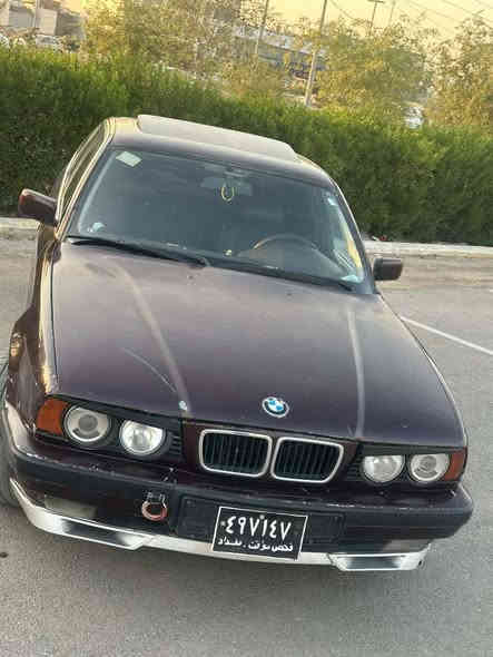 بەناوی خوای گەورە bmw ia مۆدیل 94 ئارم پلاستیک ئارم و ئەوەلیات بەشەرت سەیارەکە بەس ماشاء اللە دەوێت تەبریت تۆماتیک سلایت جام کارەبایی کوشین جلد و هیتەر شەش کەلەیە سەیارەکە دەبڵ ئێرباگە تەبرید لە سلۆری مەکینه 25 گێر و مەکینە و کارەبایی هەمووی بەشەرت چوارتایە و ویلی خاوێنی لەسەرە پێش گەورەیە پێشی کەپسە پشتی جەمپێکی خەفیفی هەیە سەیارەکە بە عامێکی دەوێت هیچی نەقس سعری 44 وەرەقە و ماجالێکی برایانەی تێدایە شوێن هەولێر 0750 846 43 49 أربيل
