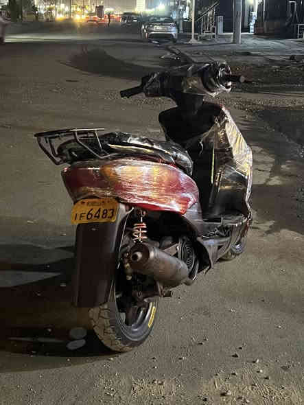 السلام عليكم
سكنس نثية ادراجة خير من الله معدلهة كلش حلو ادراجة كلشي شغال بيهة زوج تايرات جدد 
ادراجة مناقصهة اي شي فقط كفراتهة تعبانة 
اصليات يحتاج لحسم لليط مالتهم او تبدل كفراتهة محركهة مجفتة بيدي اطيك بي ضمان سنة اي نقص ما بيهة كلشي شغال عارضهة 550 وبيهة مجال نتراهم 
مكاني بغداد البياع 
***********
