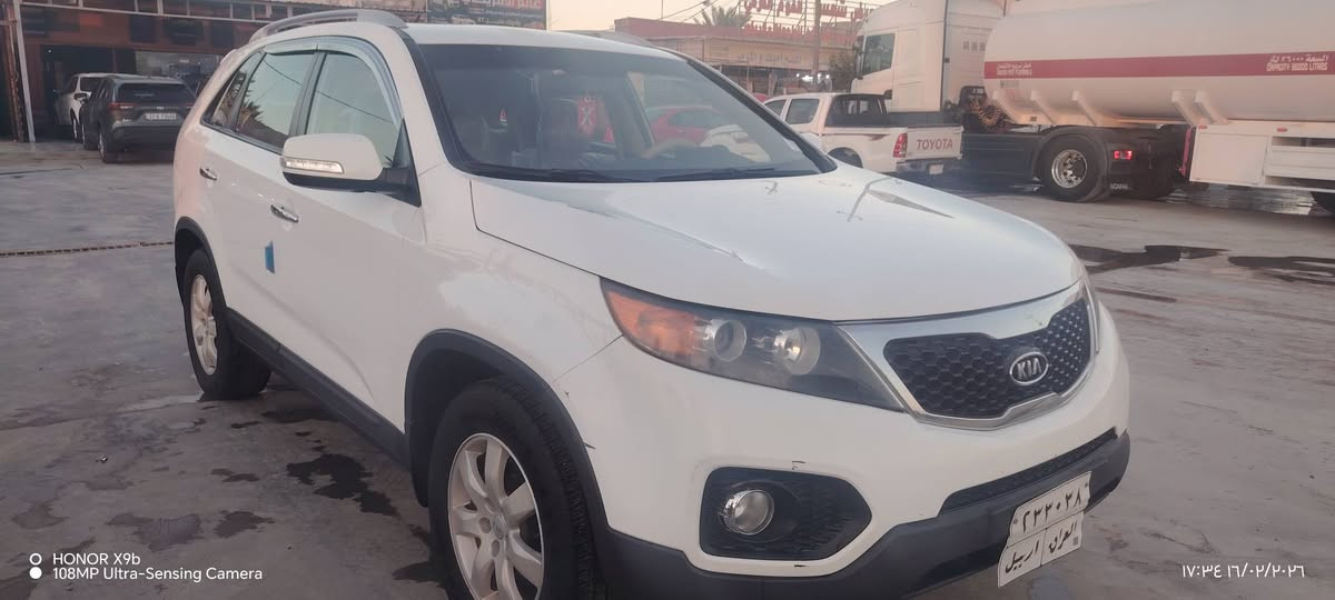 السلام عليكم 
سورنتو للبيع او مراوس 2012كفاله عامه والسونار موجود بالمنشور  محرك2400شرط شركه 7راكب تخم تايرات صدر جديد تبريد جديده معنى الكلمه سنويه نافذه بأسم كردي تحويل السياره بيها غرامه تنزل من سعرالسياره سعر143بي مجال
 مكاني واسط عزيزيه 
***********
*********** الصويرة, واسط
