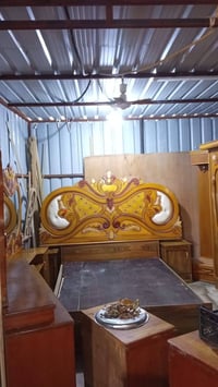 غرفة نوم البيع سعر 350اتصل على رقم 07725269952