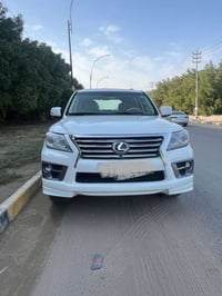لكزس LX570 • ٢٠١٤ • ١١٣ الف