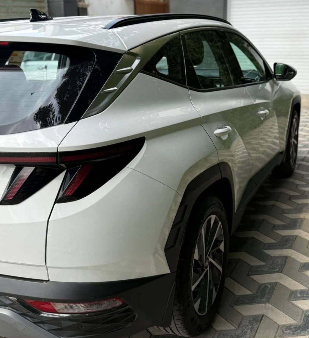 السلام عليكم
توكسان للبيع موديل 2024
موصفات معروفة فول عدى البنوراما
ماشية 61 ألف 
السيارة مكفولة عدى اقل الشبر 
2013
***********
