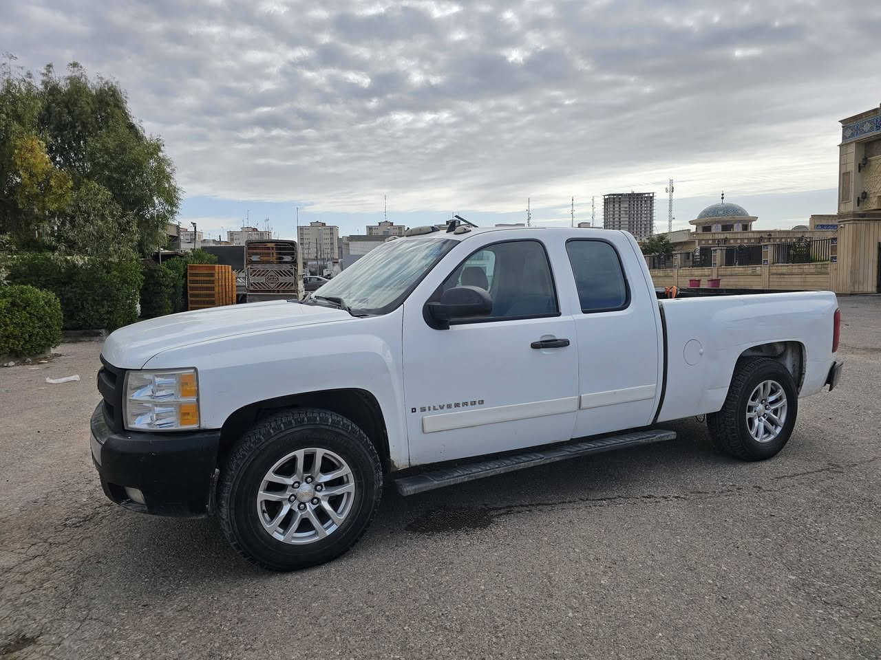 موجوده باربيل سعرها ١١٥ ورقه 
وبيها مجال بسيط موديل ٢٠٠٨ غرامات عليها ١٣ ورقه ينزل من السعر بدون صبغ
باقي التفاصيل خاص 
لو اواتساب 
***********
