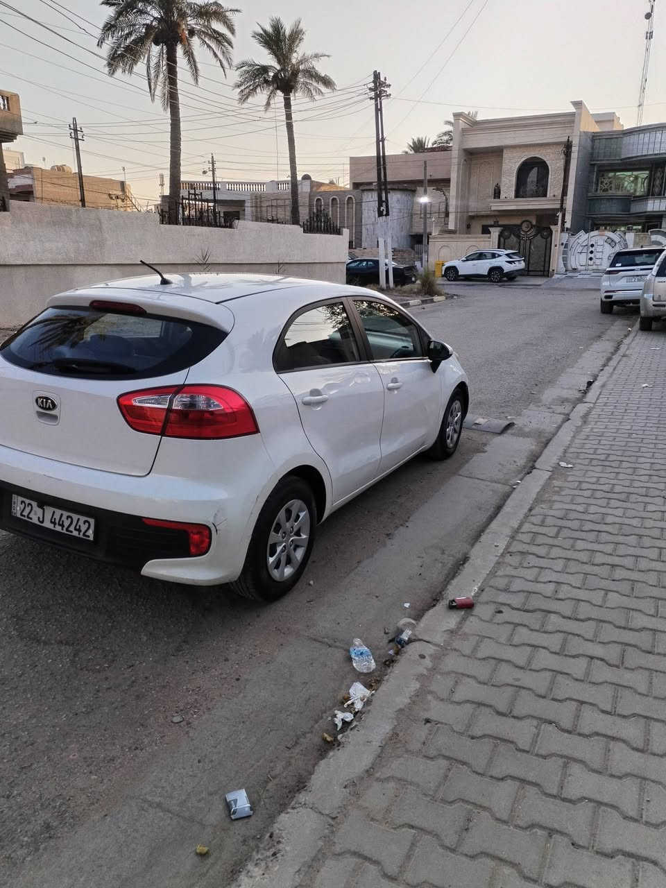 كيا ريو 2016 خليجي محرك 1600 السياره كلش نضيفه مال بيت موصفات مثل ما موضح بالصور جاهزه على اخر حبايه من كبر ومحرك وتخم تاير وتبريد ويه السويج السياره بسمي احولك مباشر مكان السياره بغداد رقم تلفون ***********
