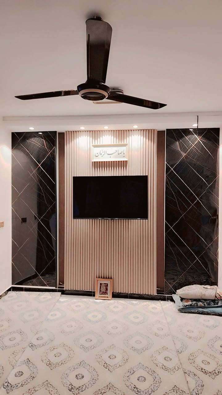 السلام عليكم دار للبيع ركن مساحة ١٢٠ متر وبل سند ١٠٠ متر طابو ملك صرف الكفاءات خلف البيت كامل مانقصه شي بناء ٢٠٢٦ مكلف للنشر ***********
