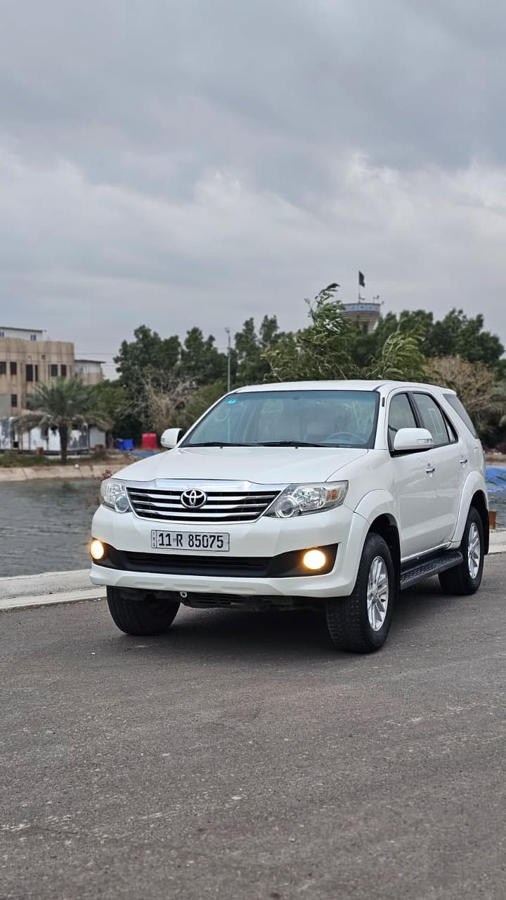 السلام عليكم فورجنر 2013ماشية 138 مكفولة من الصبغ والضربة السيارة نضيفة حيل بارد بالباب من جوة الايمن مكينة كير كفالة شركة سبير منازل رقم بغداد بسمي سعرها 198 اوبي مجال اس استفسار هذا الرق*********** 
4ويل
