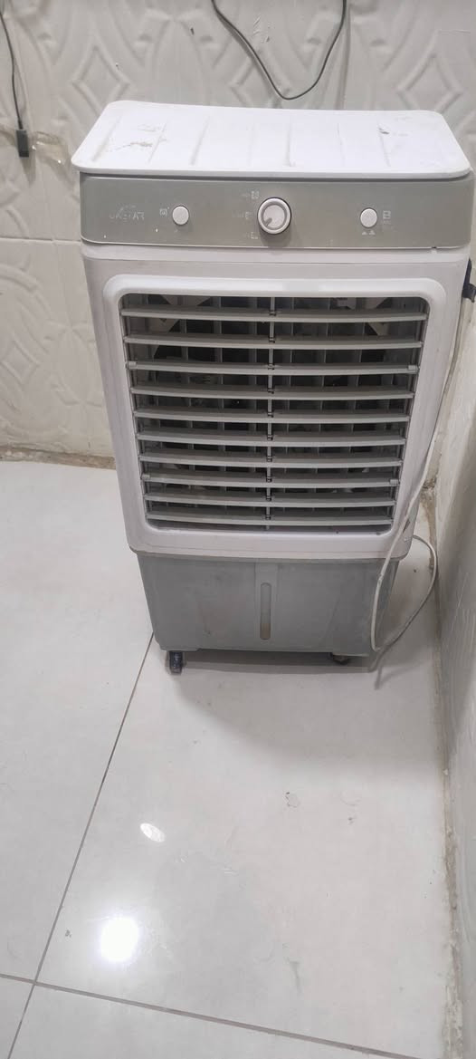 مبردات  ثنين لبيع  شغلات وصغيره عايزه فقط  حلفه كارتون السعر 250 فقط  مجال بسيط تواصل ***********

