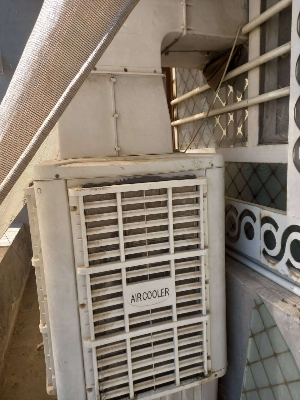 السلام عليكم
مبرده ام الدكت للبيع شغاله ١٠٠ بل ١٠٠ 
سعرها ١٥٠ وبيها مجال بسيط 
مكاني الزعفرانيه شارع المعهد 
***********
