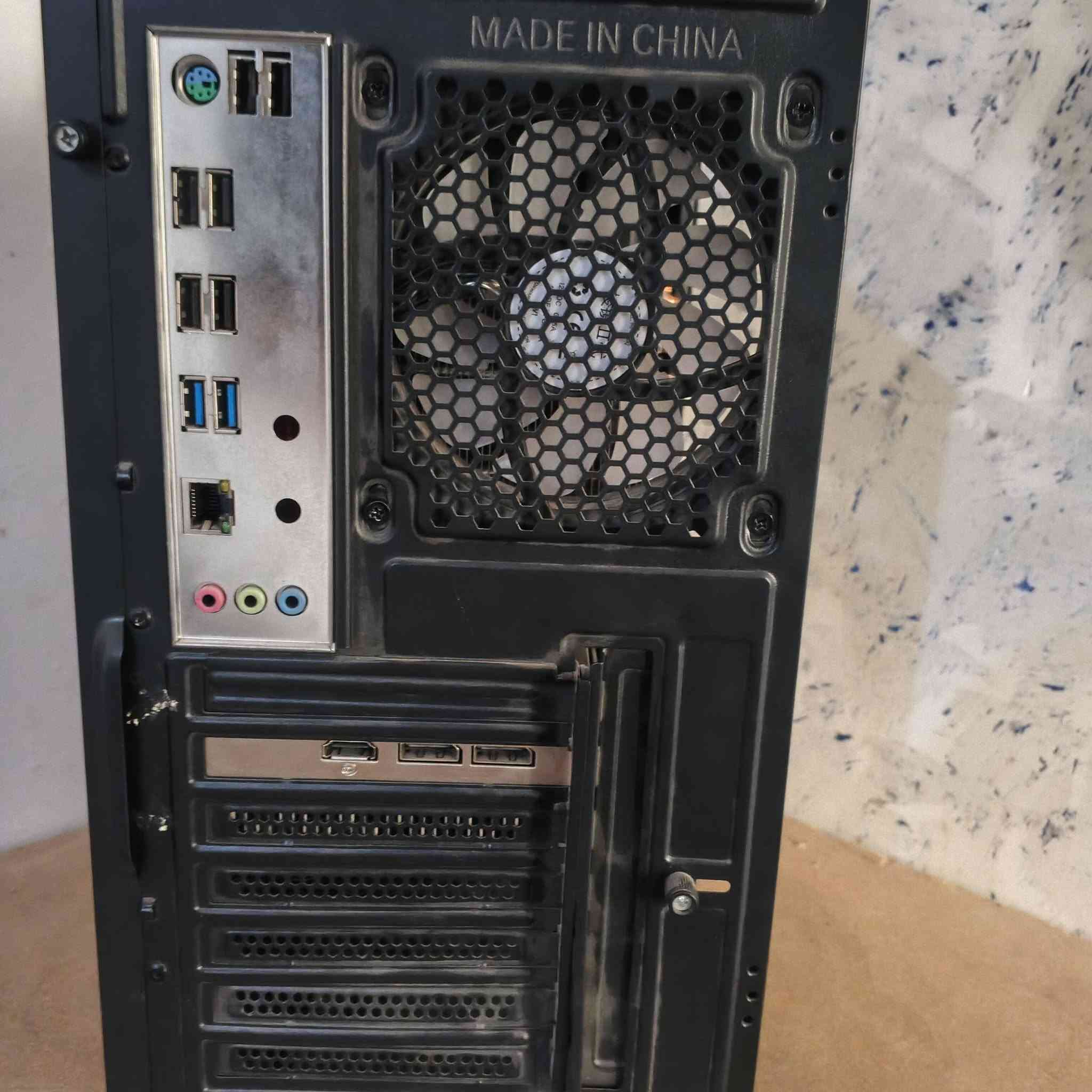 سلام عليكم pc للبيع 300الف أو بيها مجال أو مراوس بلابتوب مواصفات معالج زيون e5 2690v 4 رام حبتين 8 كرت شاشه rx 580 8g تخزين 256ssd بور سبلاي ASUS 550 برونز مشكله وحيده منفذ USB واحد خربان


**إذا كنت صاحب هذا الإعلان وتريد حذفه لأي سبب، رجاءا أرسل رسالة إلى الدعم الفني**