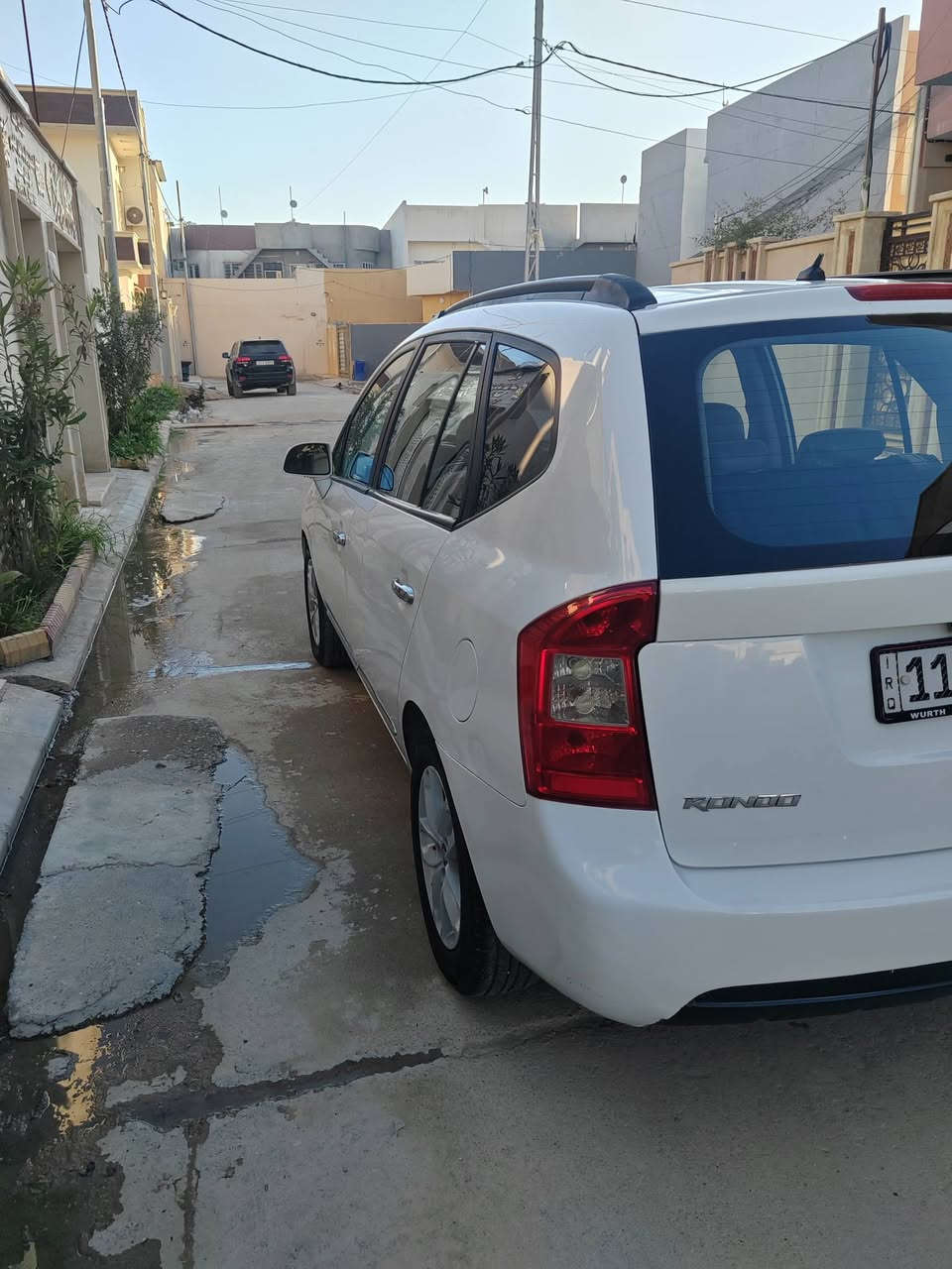 كيا روندو 2008
رقم بغداد الحديث باسمي شرط التحويل بكل مكان سنوية لل2030 
محرك ٦ سلندر 2700 
كير ومحرك شرط
وتبريد وتدفئة قطعتين
صبغ جاملغ الخلفي الايمن والباب الخلف السايق صبغ بدون دواخل شرط وبيها ملاحظات صغيرة كلش
سيارة مال بيت ٥ راكب
وينشدلها كشن ال٧ راكب 
#السعر_100
مكان السيارة الموصل 
للإستفسار الاتصال على الرقم
***********
