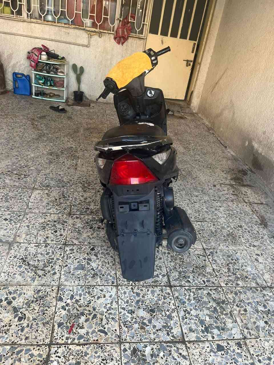 ماكس ثعلب GTR دراجه شغاله سلف هندر  كهربائياته كله شغاله ناقصه تريشه وحده الصفح   السعر ٤٥٠ وبيه مجال مكاني القاهره ***********
