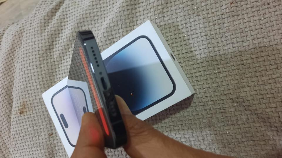 ايفون 14 برو ماكس الجهاز نضيف كلش ستعمال بيت كامل ملحقات شرق اوسط ستعمال بنية  مكاني بصرة 
قفل 650

0773 526 6813
