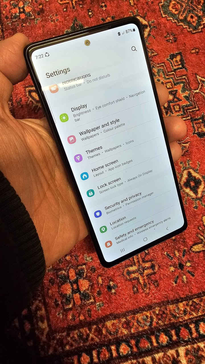 گالاکسی S20 FE شەریکەی جیبال ئەوروپی نیە. بێ ئەشیا
ڕام 8 بە 128 تا بڵێی خێراو نەرمە لەبەکارهێنان
دوو سیم و esim 
 زۆر پاک و جوان ماوەتەوە تەنیا پشتی کەمیک شوختی بەسیتی هەیە باقی بێ شوختە هەموو شتێکی بەشەرت .
سناپدراگۆن 865 5G پەبجی 60 fps
پاتری 4500 سوپەر فاست چارج
کامێرا پشتەوەو سێڵفی 4K 60 Fps
نرخ/١٧٥ هەزار 
شوێن/سلێمانی السليمانية, العراق


**إذا كنت صاحب هذا الإعلان وتريد حذفه لأي سبب، رجاءا أرسل رسالة إلى الدعم الفني**